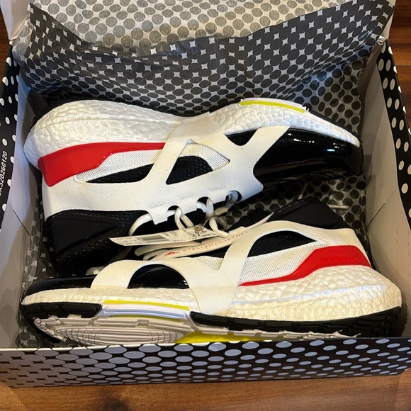 NWB aSMC UltraBoost 21 Sz 9 - Picture 1 of 6